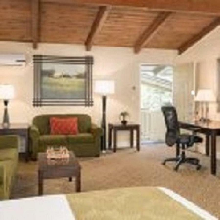 Country Inn Motel Palo Alto Buitenkant foto